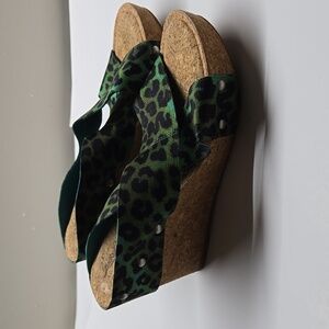 Lucky Brand Green Cheetah Wedges!!